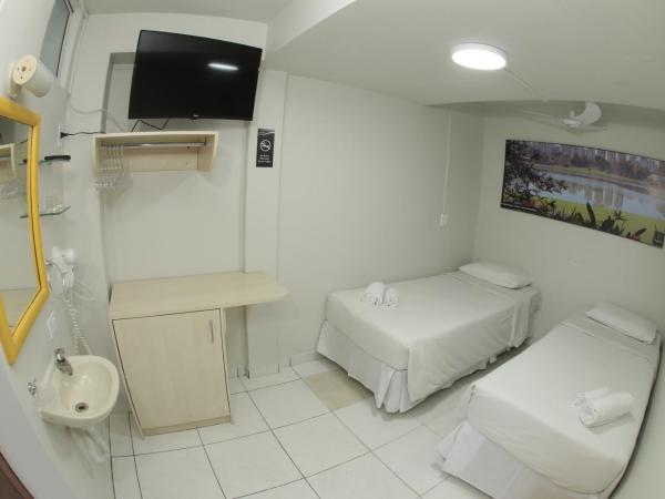 Esquina Batel - Hotel Econômico : photo 2 de la chambre chambre lits jumeaux Économique