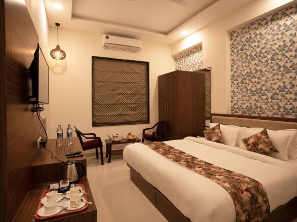 Hotel Bhairav Bagh with Swimming Pool : photo 9 de la chambre chambre lit king-size