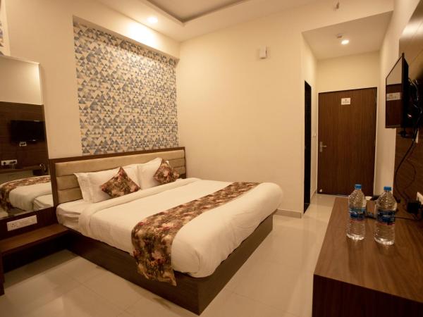Hotel Bhairav Bagh with Swimming Pool : photo 3 de la chambre chambre deluxe