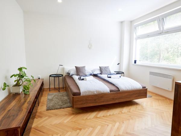 Penzion Kozí Horka u Brněnské přehrady : photo 4 de la chambre suite avec vue sur lac