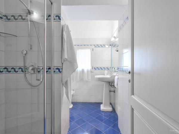 Villa Ape Rosa Relais : photo 10 de la chambre chambre triple