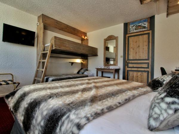 Hotel Le Pelvoux : photo 2 de la chambre chambre quadruple