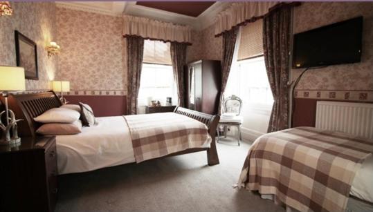 The Stag Head Hotel : photo 3 de la chambre chambre familiale avec salle de bains privative