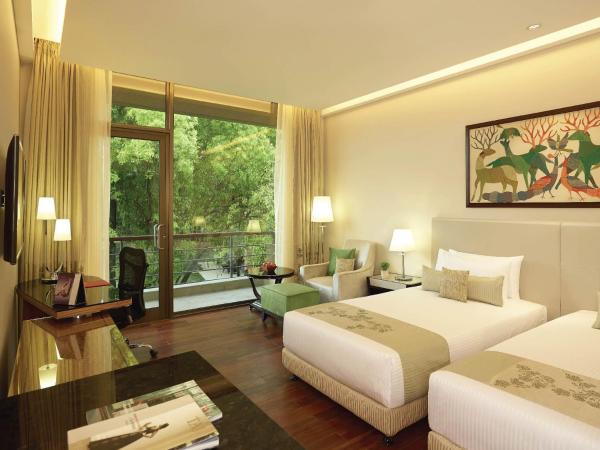 The Gateway Resort Damdama Lake : photo 4 de la chambre superior resort room courtyard view twin bed