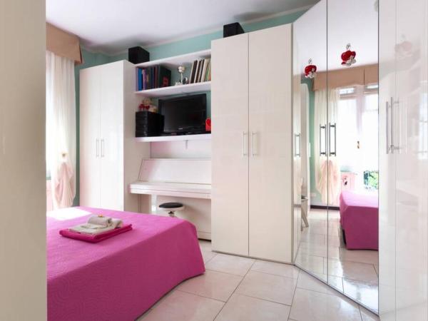 Bright & Cozy Room With Balcony : photo 5 de la chambre chambre double standard avec salle de bains commune