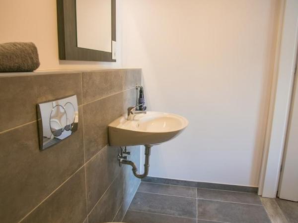 Apartments A7 : photo 2 de la chambre chambre simple avec salle de bains 