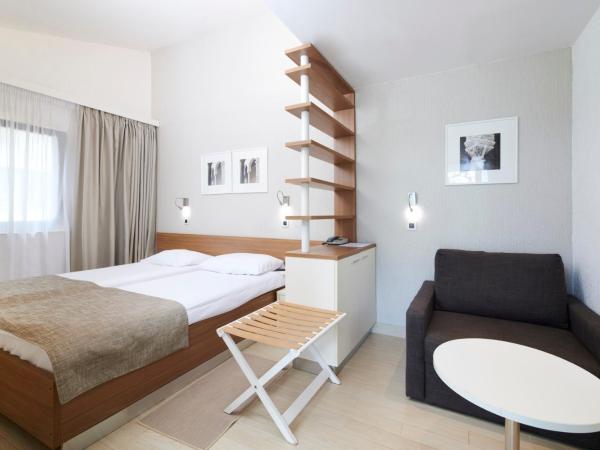 Village Galijot Plava Laguna : photo 3 de la chambre chambre classique avec terrasse