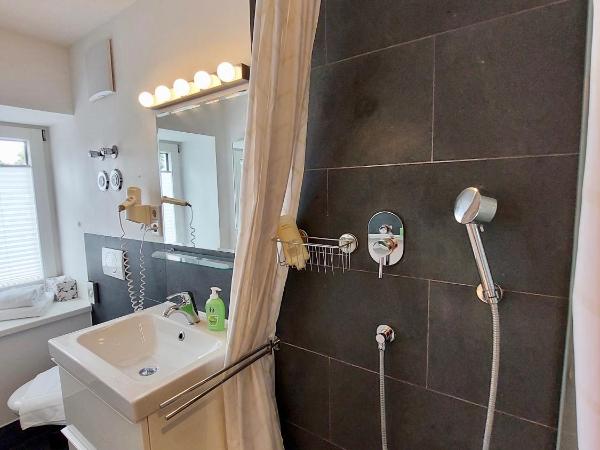 Paleo Finest Serviced Apartments : photo 6 de la chambre appartement avec balcon