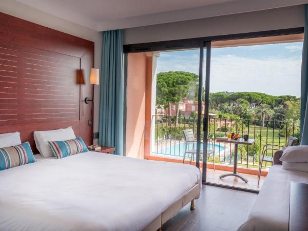 Hôtel Les Jardins De Sainte-Maxime : photo 1 de la chambre chambre triple - vue sur jardin