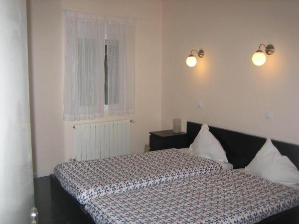Hostal Goyal Pizarro : photo 2 de la chambre chambre lits jumeaux confort