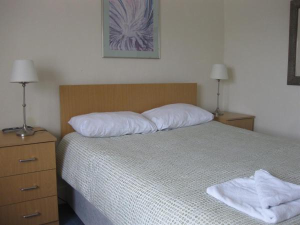 Charlotte Guest House : photo 6 de la chambre chambre double avec salle de bains commune
