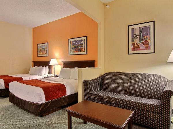 Comfort Suites Airport : photo 2 de la chambre suite lit queen-size