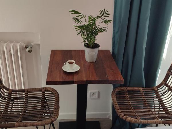 La Quintita Biarritz - studio avec jardin : photo 7 de la chambre chambre double ou lits jumeaux supérieure avec terrasse