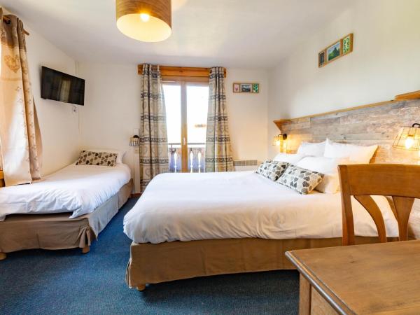 L'Escale (accès en télécabine) : photo 1 de la chambre chambre triple avec balcon