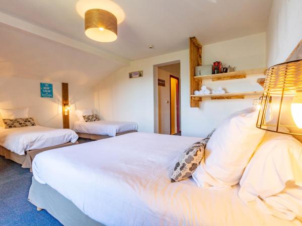 L'Escale (accès en télécabine) : photo 1 de la chambre chambre familiale - vue sur montagne