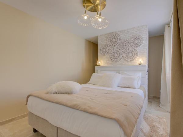 Domaine Le Courti - Adult only : photo 2 de la chambre petite chambre double
