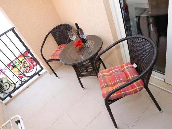 Guest House Lorenta : photo 9 de la chambre studio avec balcon 