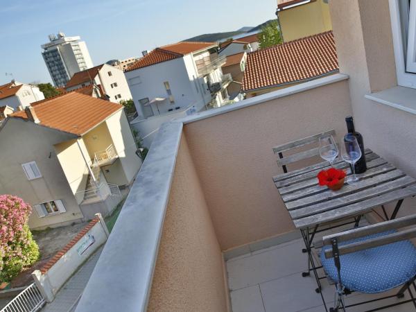 Guest House Lorenta : photo 9 de la chambre chambre double avec balcon