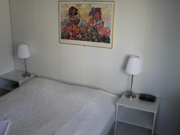 101 Guesthouse Hotel : photo 8 de la chambre chambre double ou lits jumeaux avec salle de bains commune