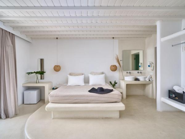 Paolas Τown Boutique Hotel : photo 2 de la chambre chambre double supérieure avec bain à remous intérieur