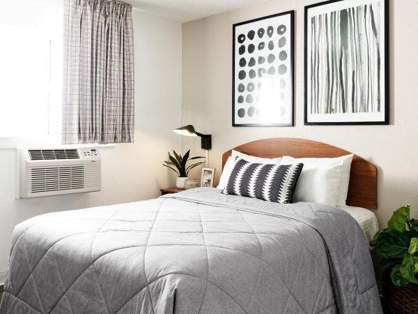 InTown Suites Extended Stay San Antonio TX - Leon Valley South : photo 1 de la chambre studio lit queen-size de luxe 