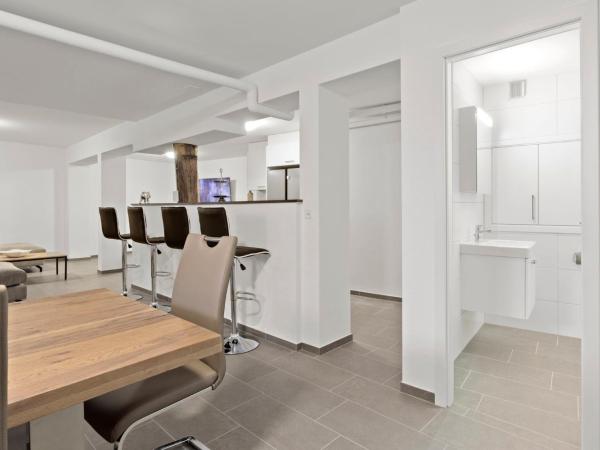 GUEST HOUSE HERMES Contactless Self Checkin : photo 7 de la chambre salon familial