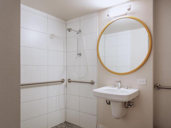 White Sands Hotel : photo 3 de la chambre chambre lit king-size - accessible aux personnes à mobilité réduite