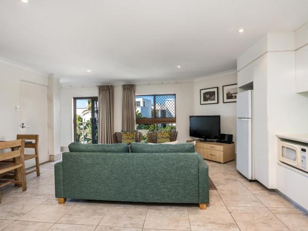 Bayview Beachfront Apartments, in town right on the beach : photo 5 de la chambre appartement 2 chambres deluxe - vue sur océan