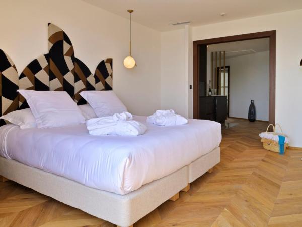 Hôtel & Spa Rocabella : photo 1 de la chambre suite junior avec terrasse