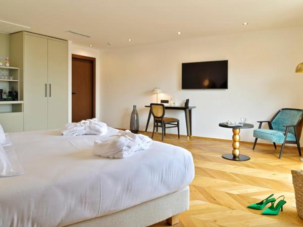 Hôtel & Spa Rocabella : photo 1 de la chambre chambre double confort avec terrasse