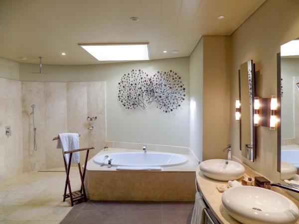 Trou aux Biches Beachcomber Golf Resort & Spa : photo 4 de la chambre suite côté plage avec piscine