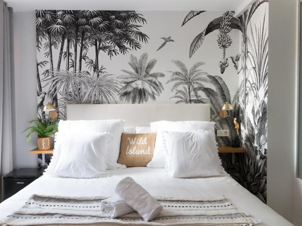 Bilbao Art Lodge Staynnapartments : photo 4 de la chambre chambre double ou lits jumeaux supérieure avec terrasse