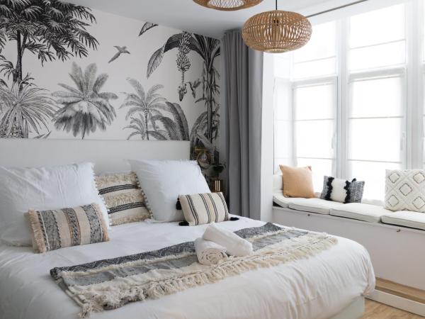 Bilbao Art Lodge Staynnapartments : photo 3 de la chambre chambre double ou lits jumeaux supérieure avec vue sur ville