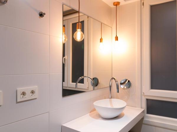 Bilbao Art Lodge Staynnapartments : photo 5 de la chambre chambre double standard