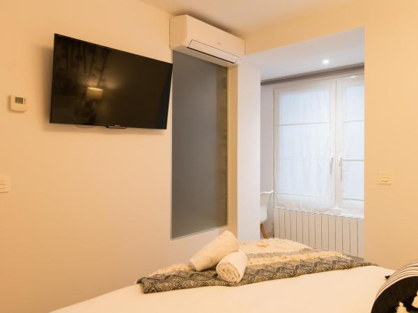 Bilbao Art Lodge Staynnapartments : photo 4 de la chambre chambre double