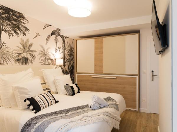 Bilbao Art Lodge Staynnapartments : photo 2 de la chambre chambre double