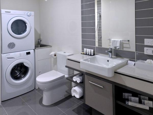 Rydges Palmerston - Darwin : photo 1 de la chambre appartement 1 chambre avec services hôteliers et balcon