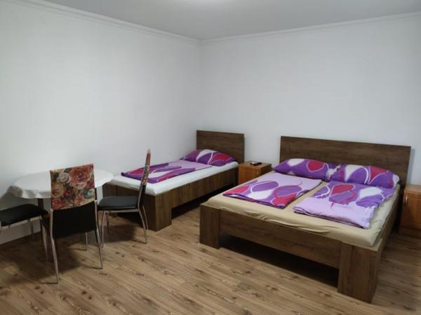 Emese Apartman : photo 3 de la chambre studio avec baignoire