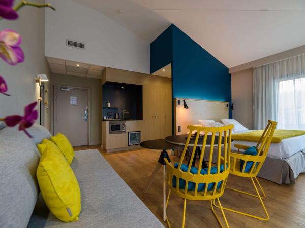 Best Western Montecristo-Bastia : photo 3 de la chambre studio lit king-size avec terrasse