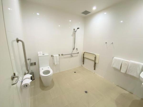 Quest on Franklin : photo 5 de la chambre 2 bedroom access apartment
