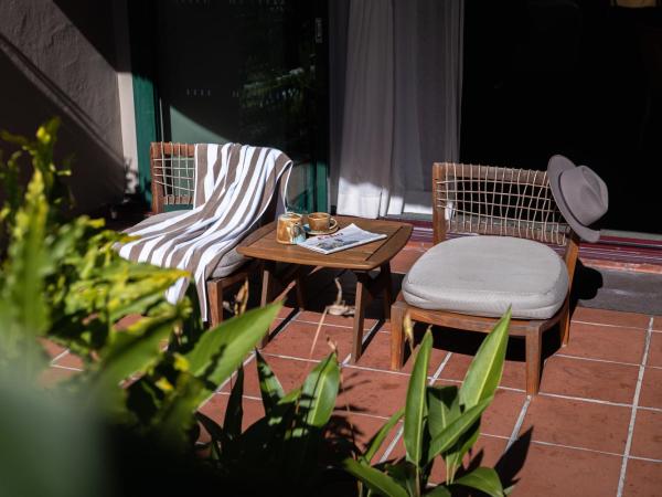 Beach Hotel Resort : photo 2 de la chambre suite lit king-size classique - côté piscine