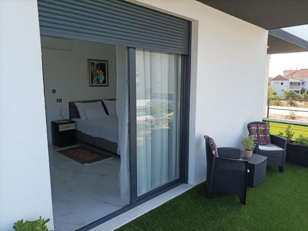 VILLA JANE INN : photo 4 de la chambre chambre double ou lits jumeaux deluxe - vue sur piscine