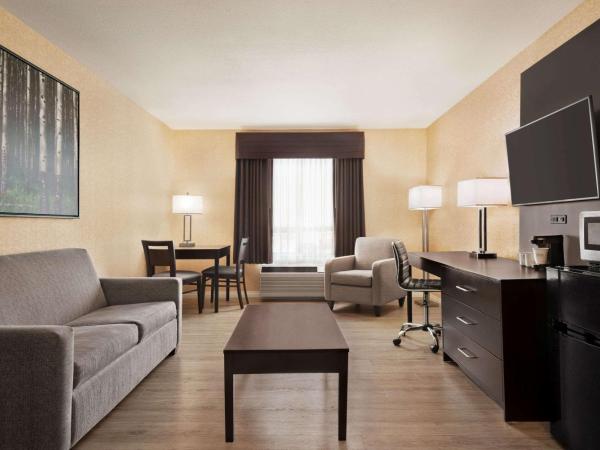 Days Inn by Wyndham Saskatoon : photo 6 de la chambre suite exécutive