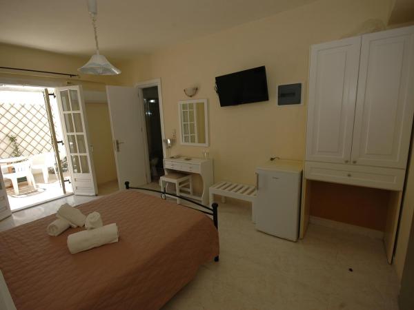 Pension Ocean View : photo 5 de la chambre chambre double ou lits jumeaux deluxe – vue sur jardin