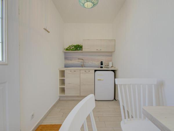 Domaine Le Courti - Adult only : photo 6 de la chambre suite junior - vue sur jardin