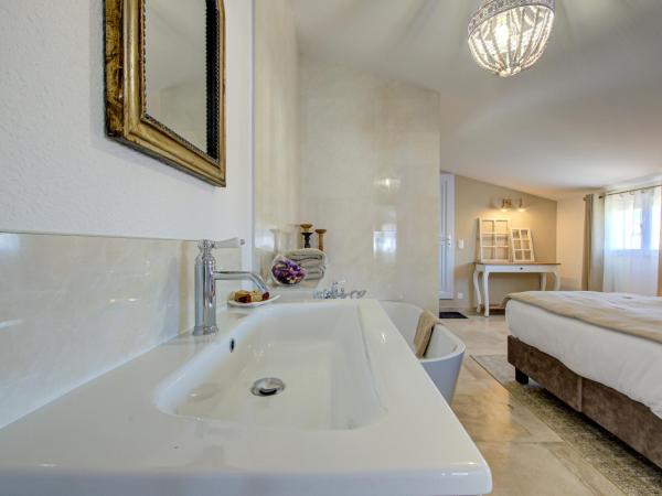 Domaine Le Courti - Adult only : photo 3 de la chambre suite junior