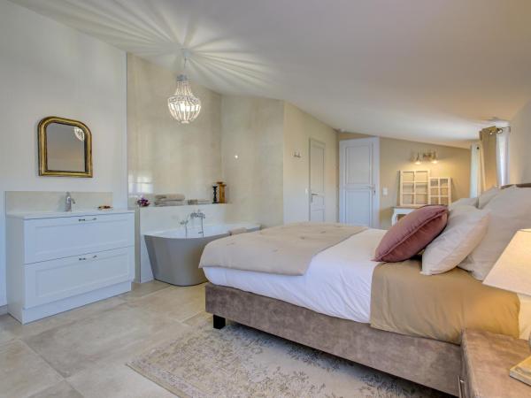 Domaine Le Courti - Adult only : photo 6 de la chambre suite junior