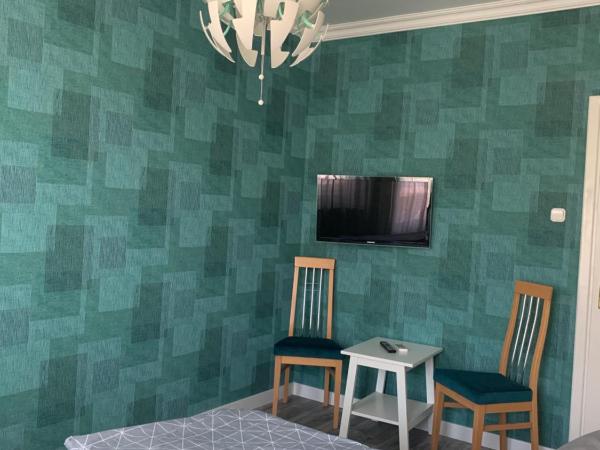 Hollik Apartmanház : photo 6 de la chambre suite junior avec balcon