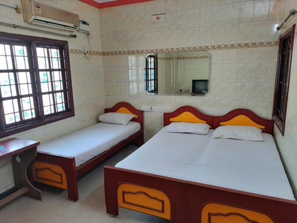 Charminar Residency : photo 3 de la chambre chambre triple deluxe