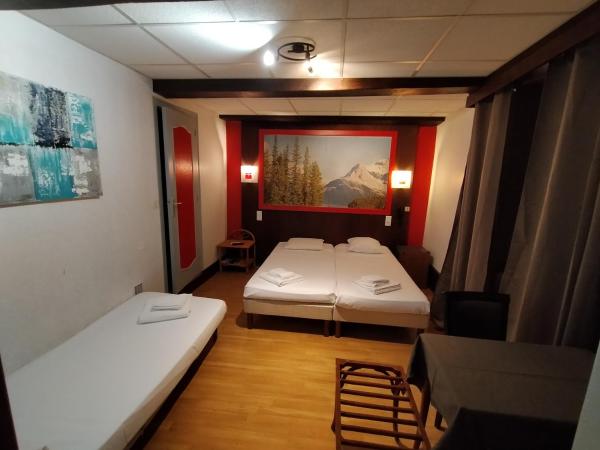Hotel de Savoie : photo 5 de la chambre chambre triple - vue sur canal